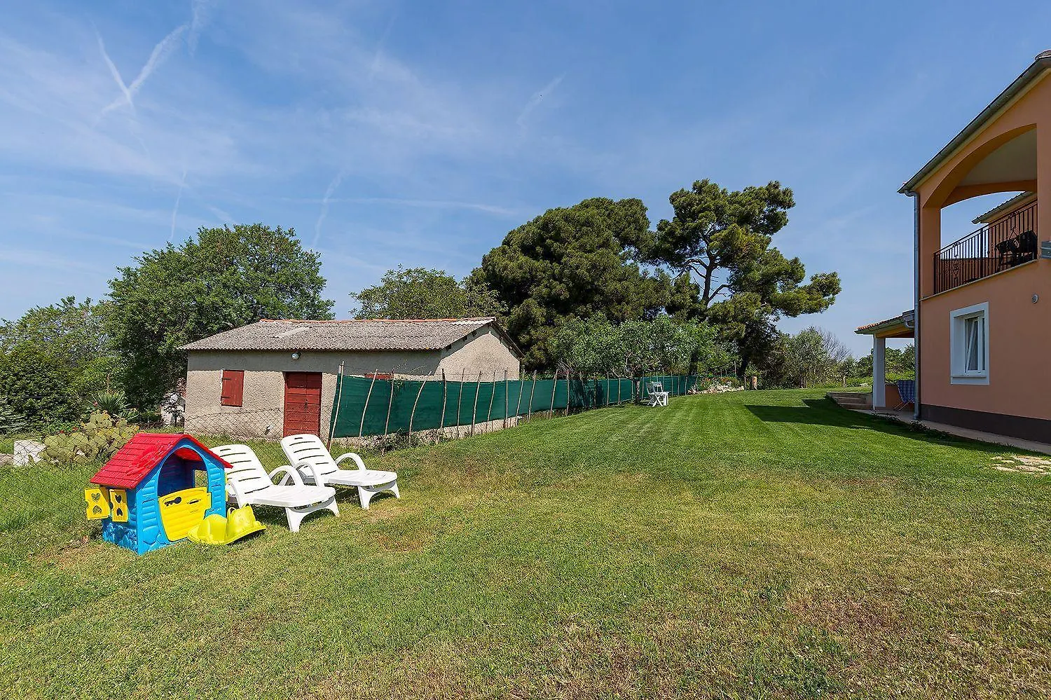 Charmantes Ferienhaus Mit Meerblick, 2 Fahrraeder, Grill, Privater Balkon, Waschmaschine Porec Casa vacanze